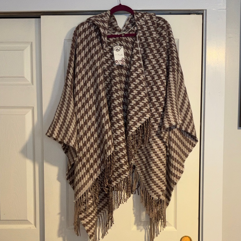 Simply Noelle Hooded Poncho Brown and Cream NWT One Size